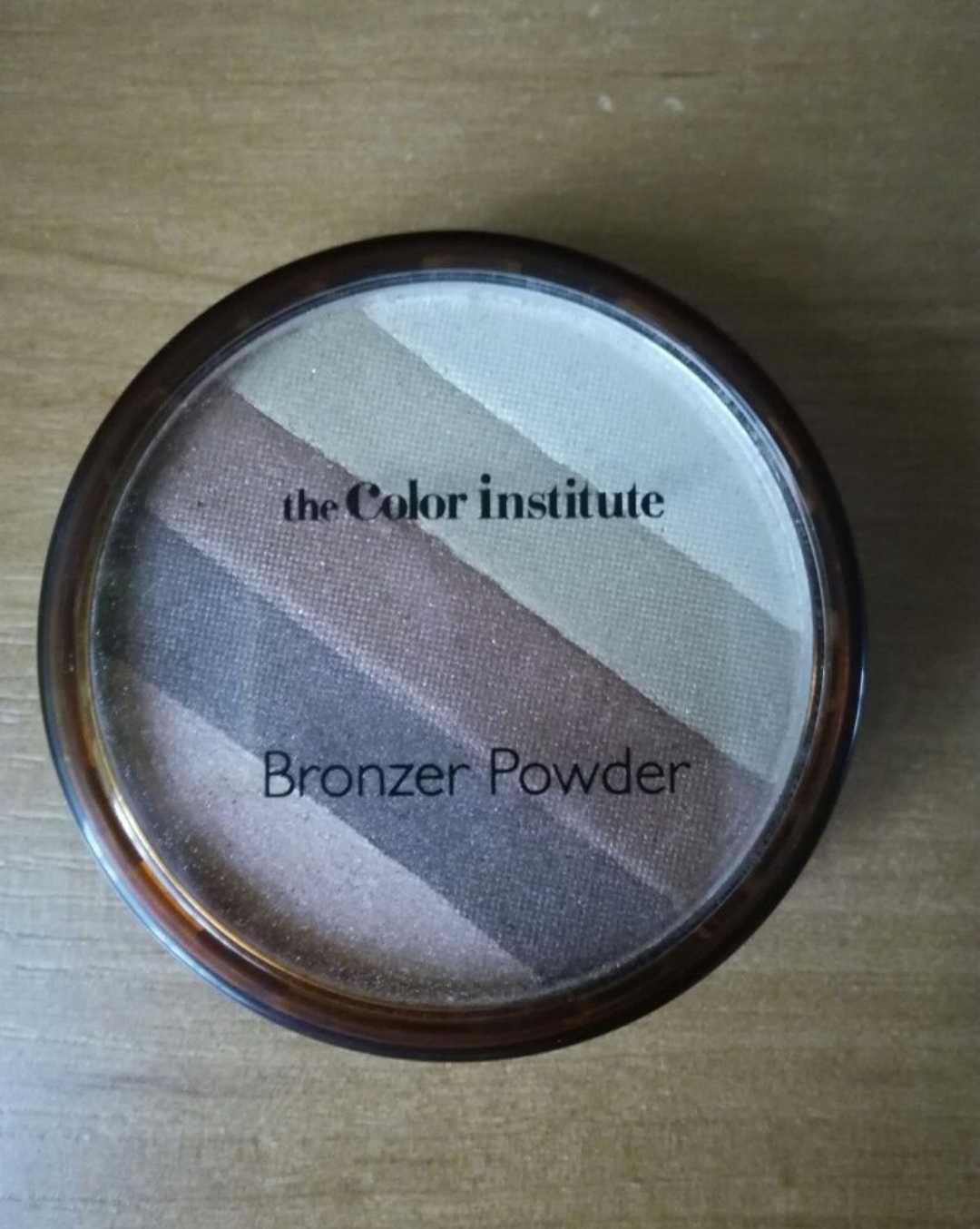 Бронзатор Bronzer Powder ТМ Markwins International