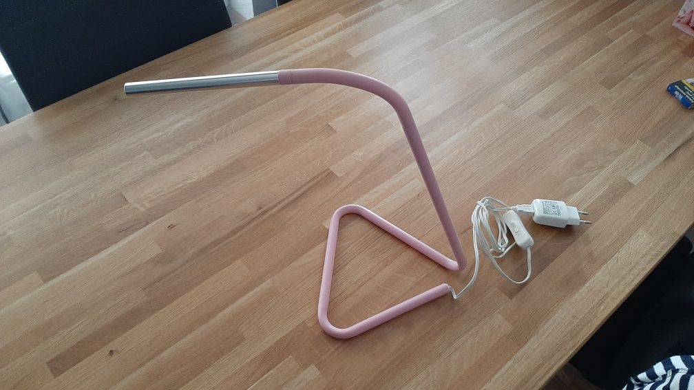 Lampka biurkowa Ikea różowa