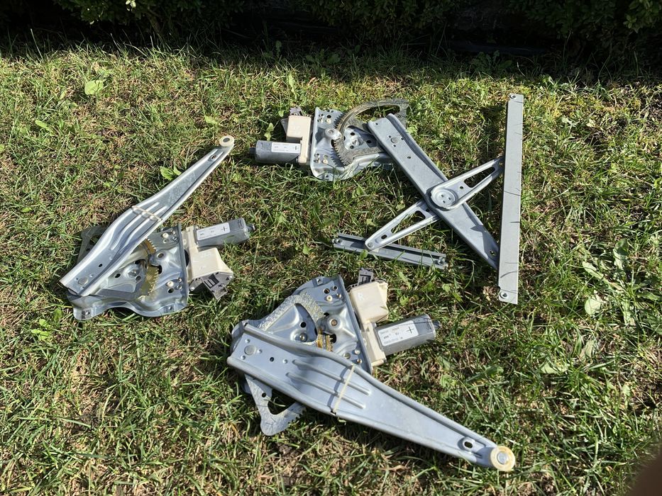 Механізм склопідйомника Toyota Avensis T25