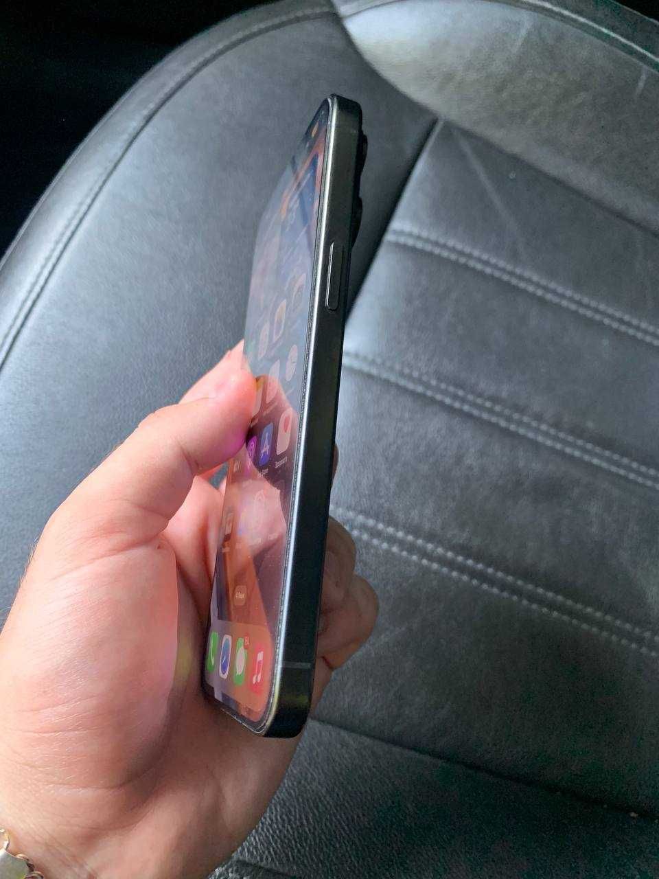 iPhone 15 Pro Max Black Titanium 256гб гарний стан 88%батарея