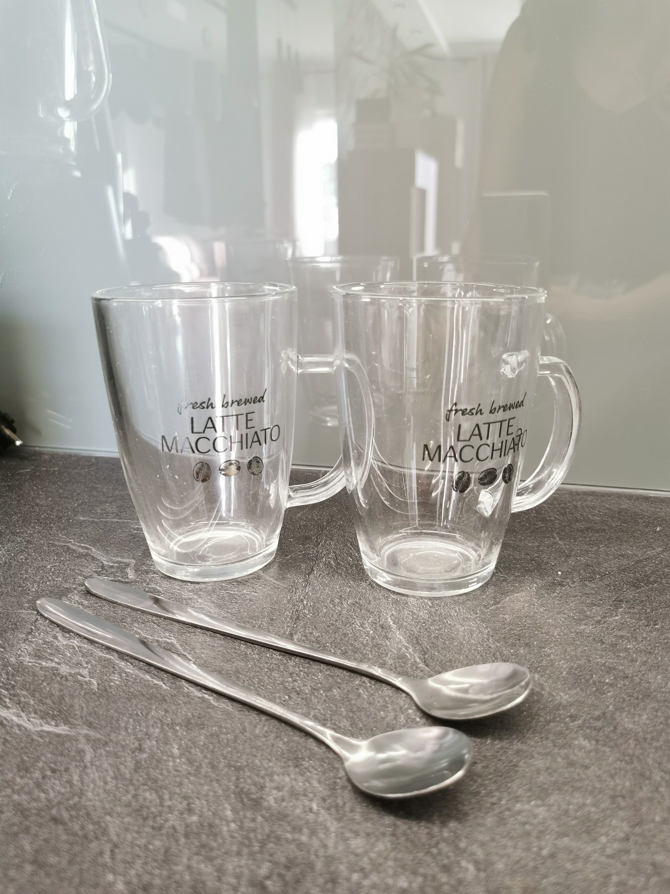 Komplet szklanek z łyżeczkami latte macchiato
