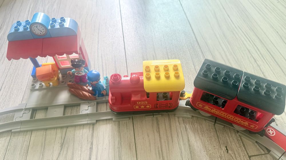 Pociąg Lego Duplo plus komplet dodatkowych torów