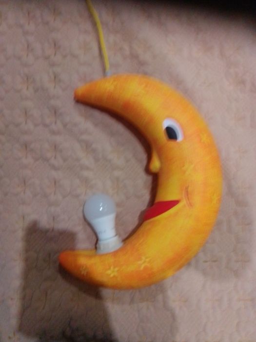 Lampa żyrandol dla dzieci księżyc
