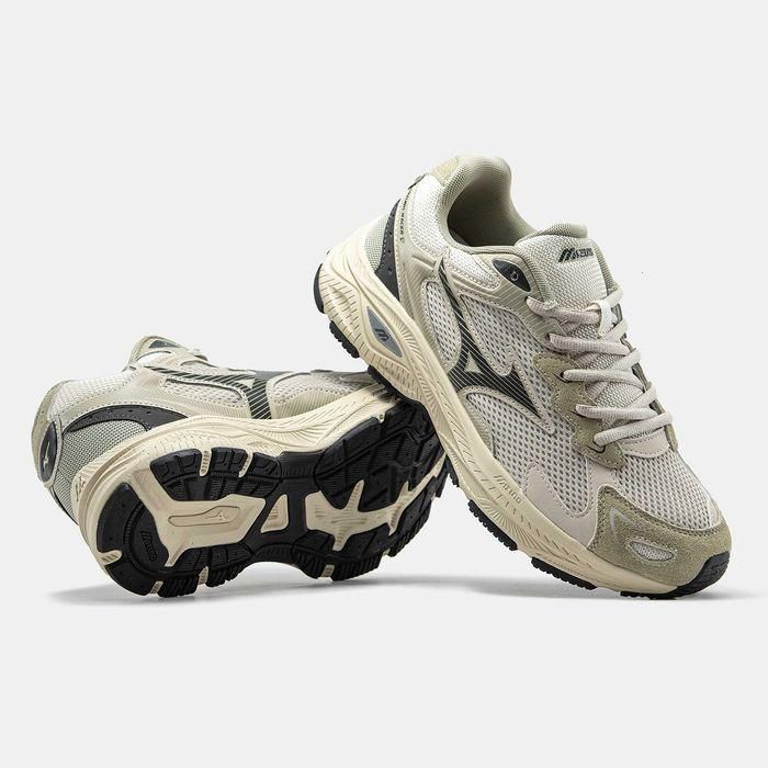 Оригінал Mizuno Racer S кросівки нові чоловічі бежеві 40-45