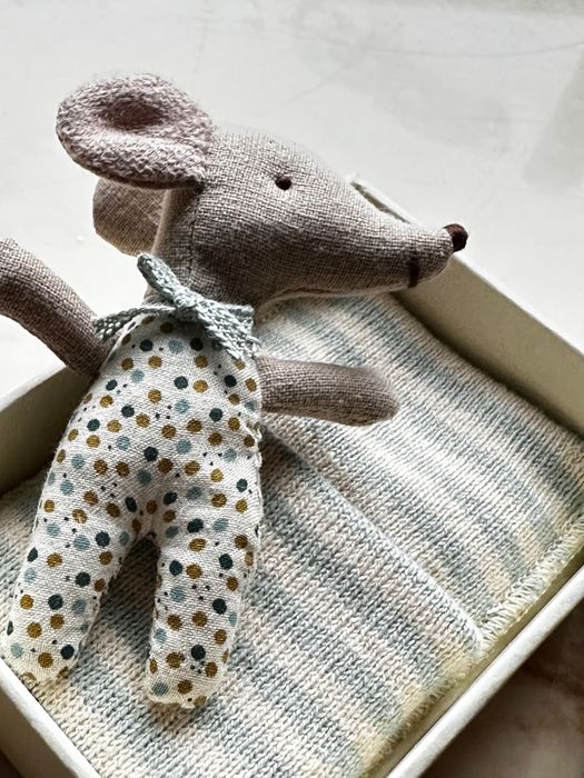 Maileg - Myszka Dzidziuś w pudełku - blue