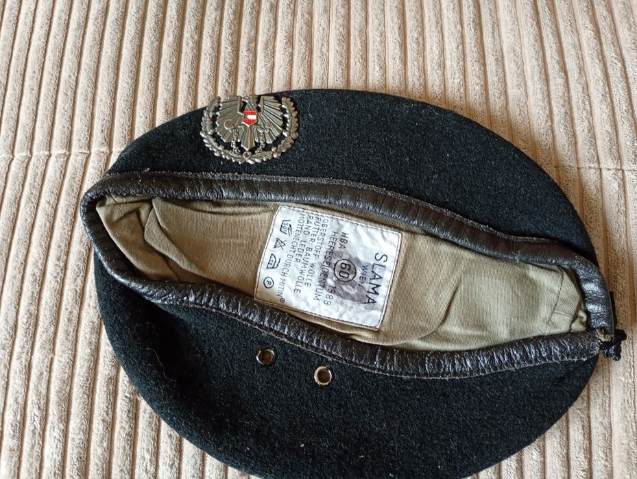 Czarny beret wojskowy Austria rozmiar 59