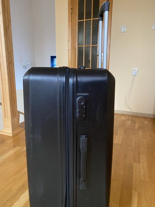 Валіза великого розміру