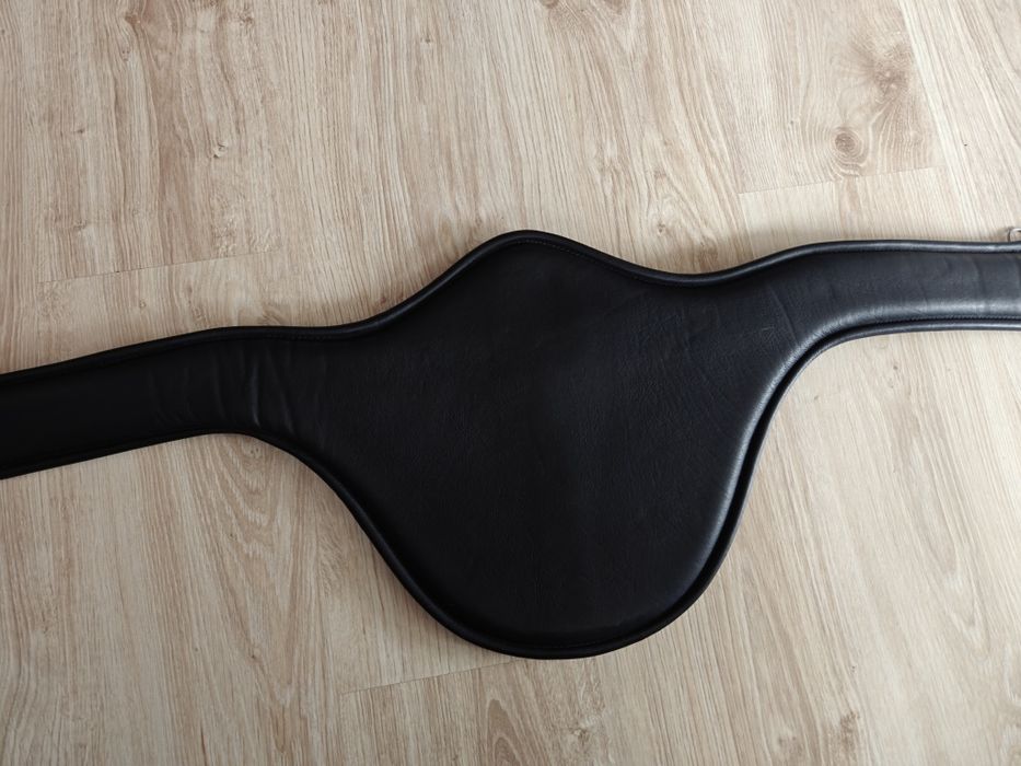 Popręg skórzany z fartuchem Cheval  140cm czarny