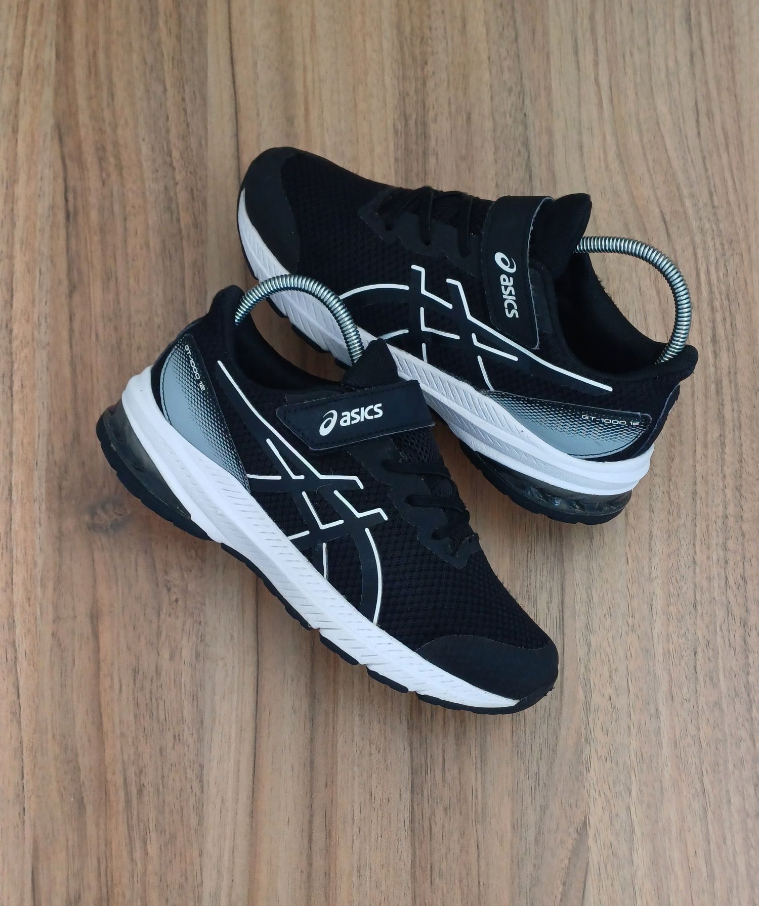 Asics дитячі кросівки кросовки на хлопчика 34-35р