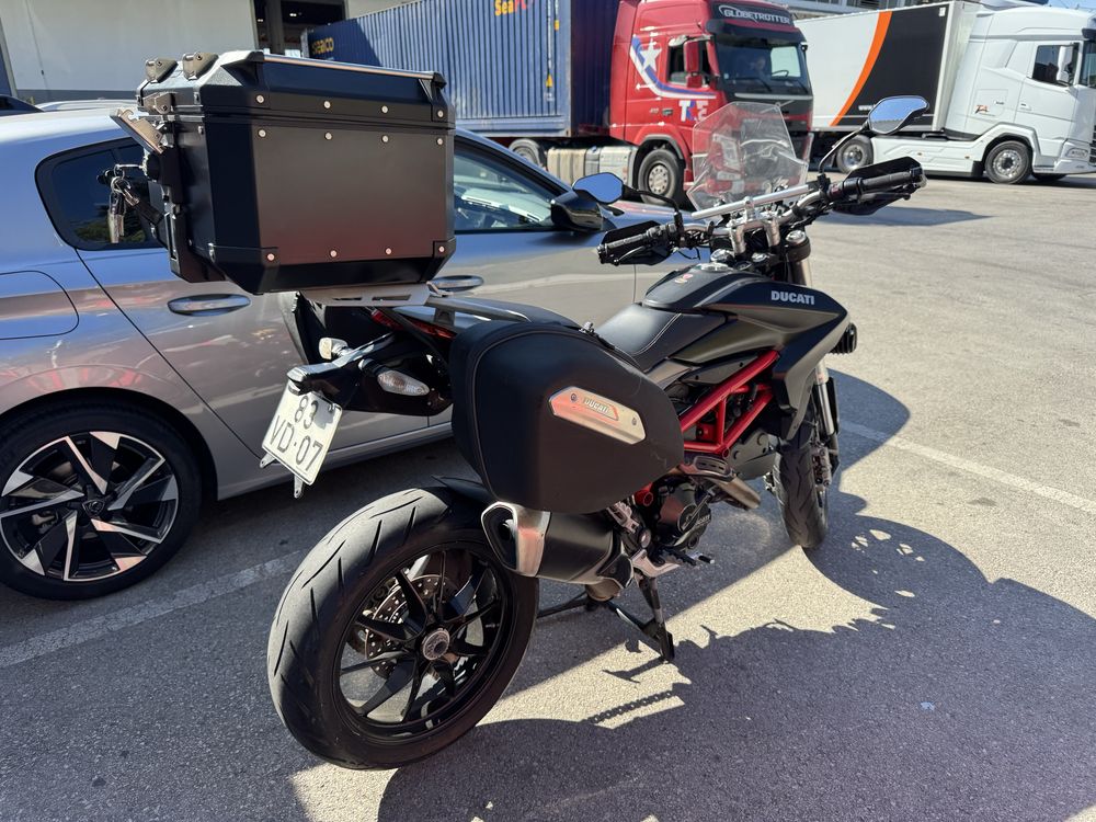 Ducati Hypermotard 821