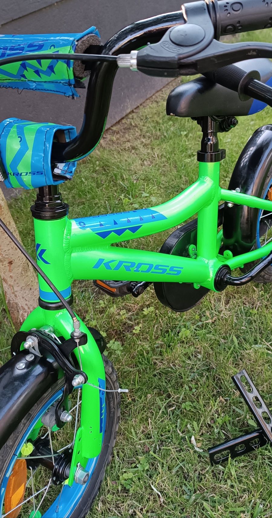Rowerek Kross na alu ramie w zestawie kółka+ kijek/12"