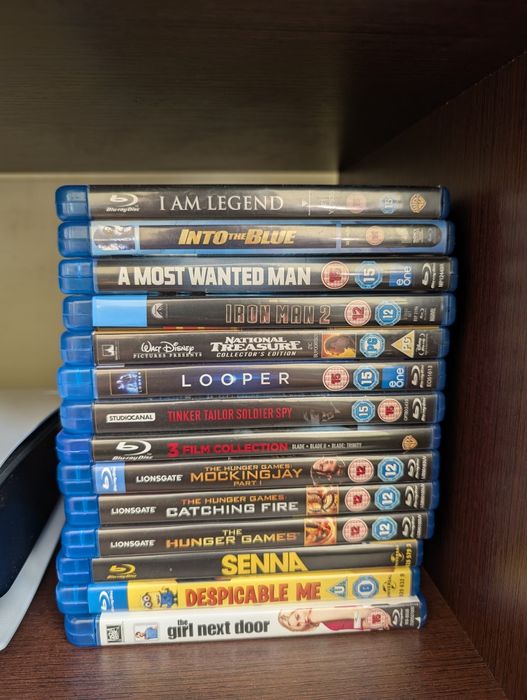 Blu-Ray та DVD диски з фільмами