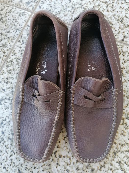 Mocassins em pele castanhos 36