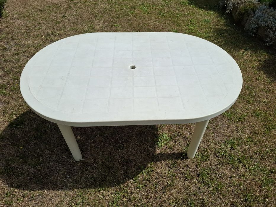 Stół plastikowy owalny 140x90