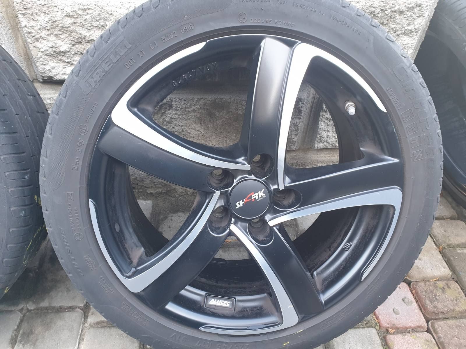Титани з шинами 225 45 91V Alutec 5x112 r17 7.5j Et47