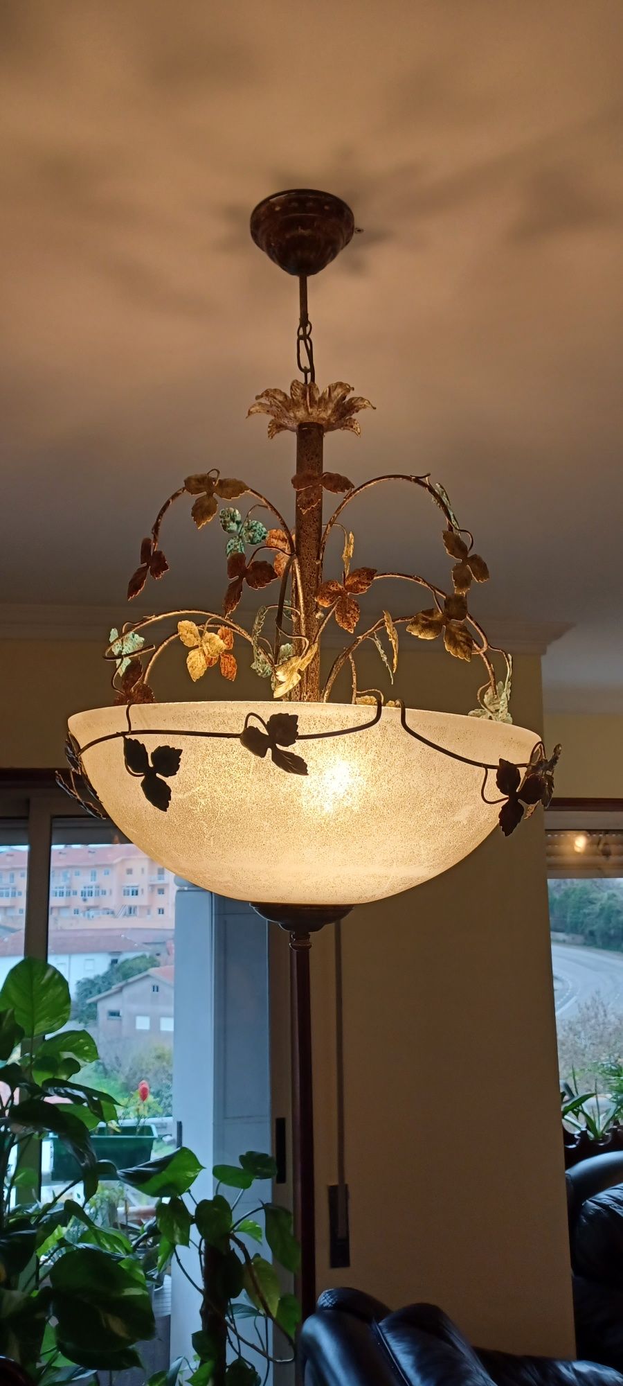 Candeeiro de sala pintado a mão