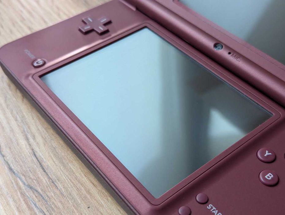 Nintendo DSi XL Burgundy