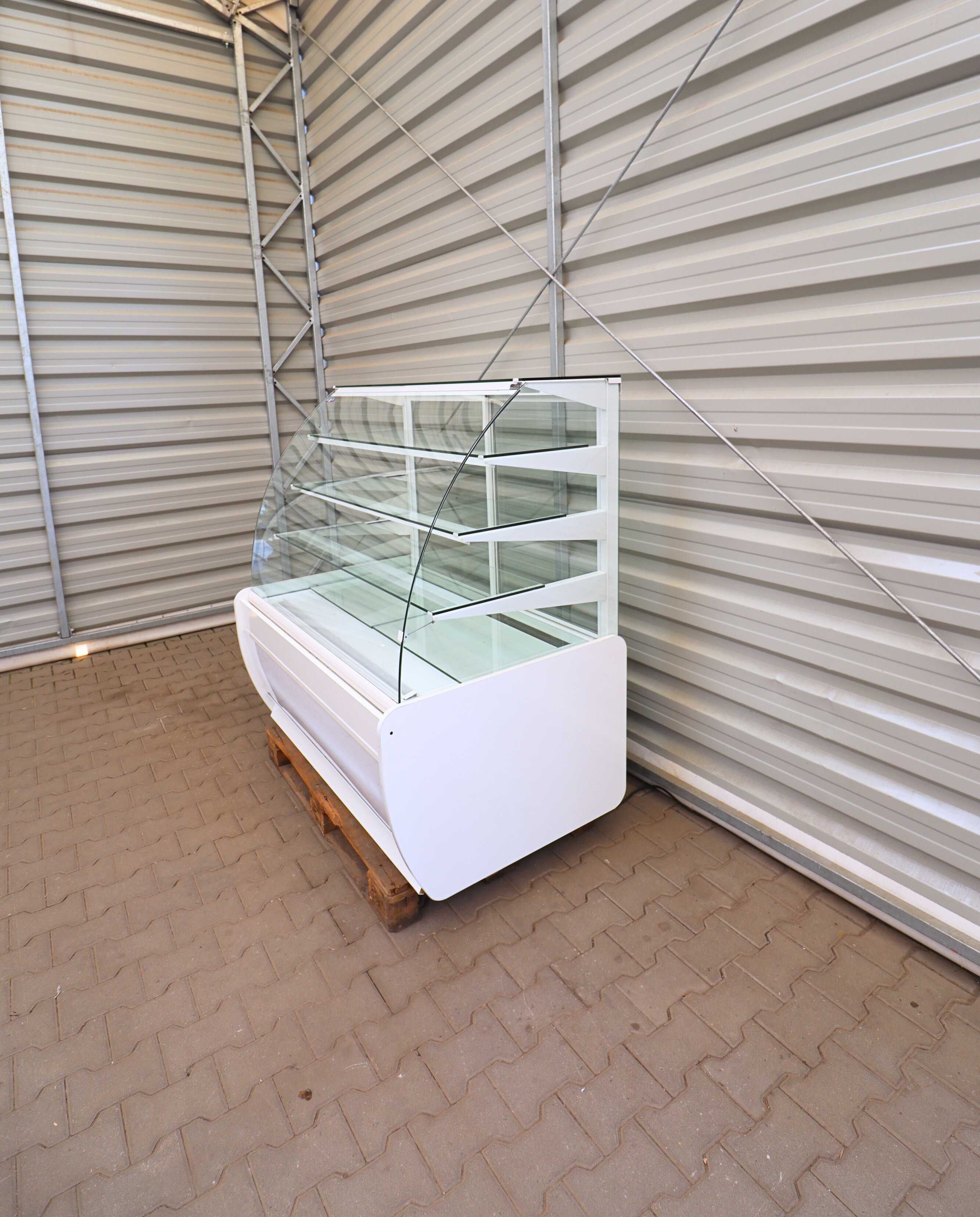 Witryna cukiernicza RAPA 138 cm
