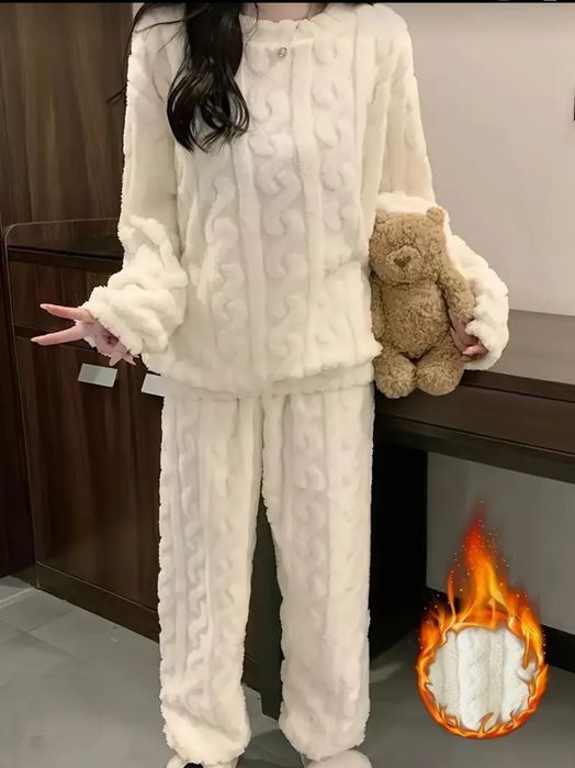 Жіночій флісовий піжамний комплект. Три моделі.