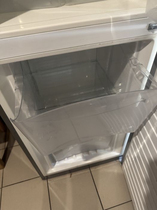 Продам холодильник Zanussi