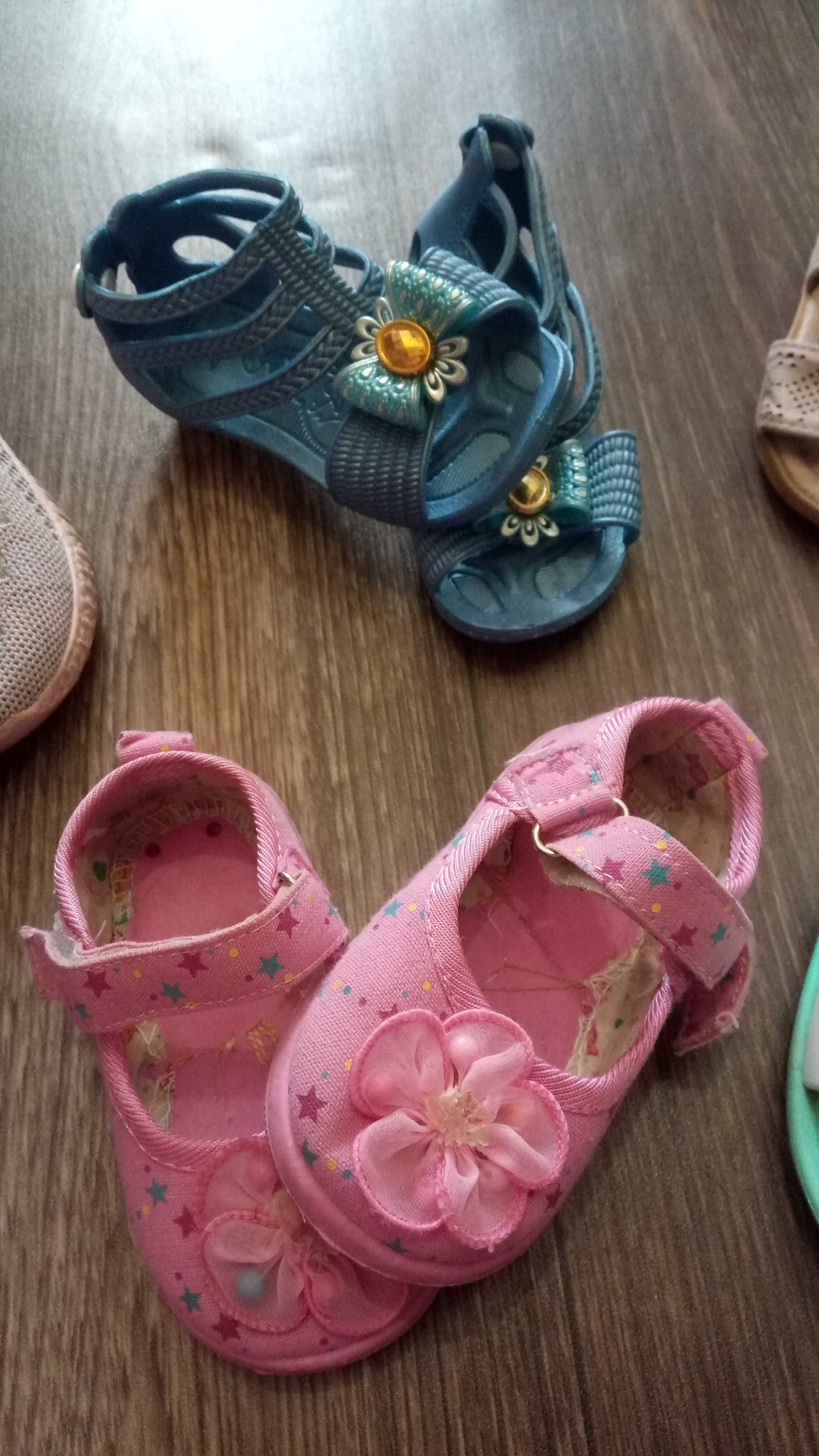 Взуття на дівчинку літнє