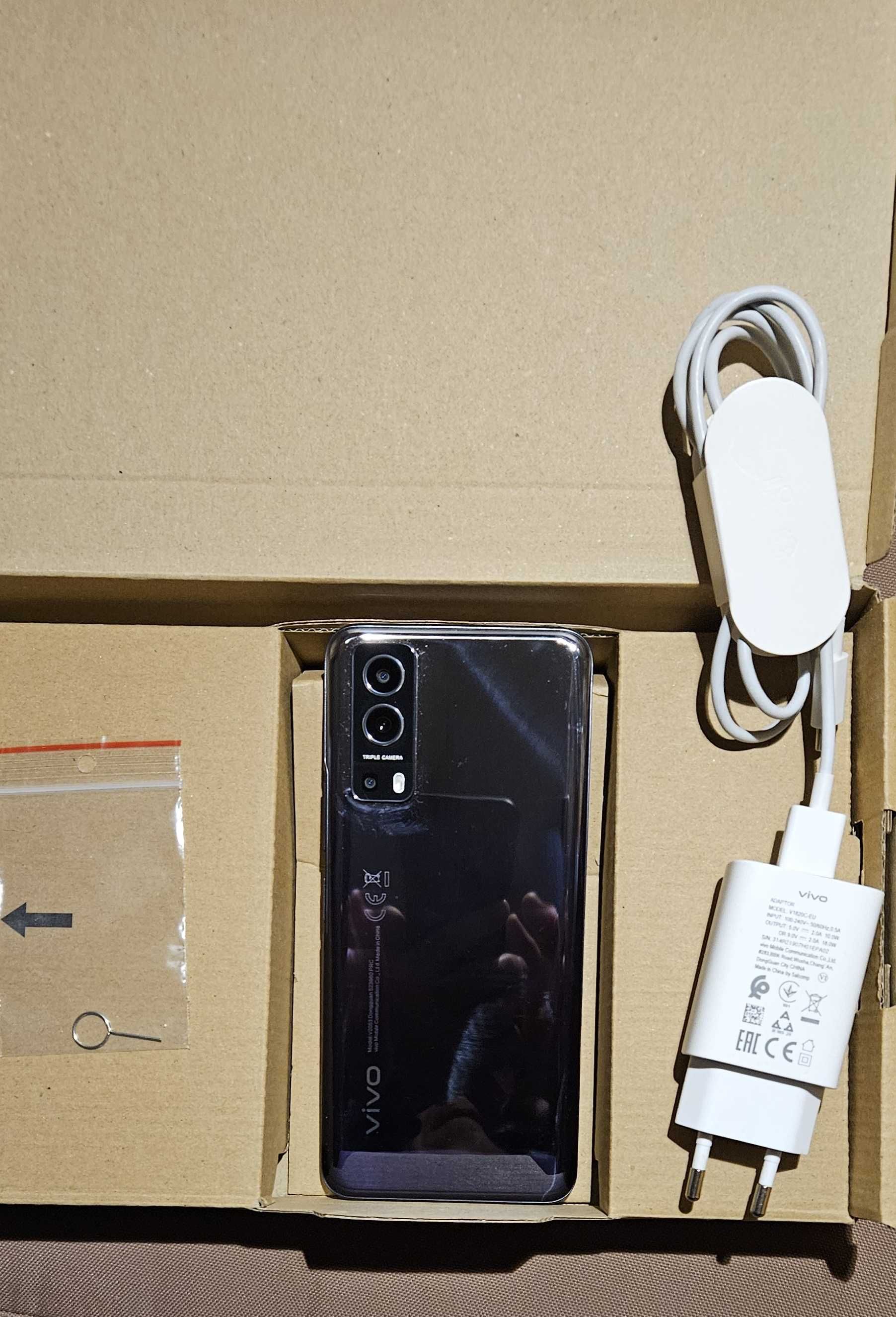 Nowy telefon 5G z dobrymi parametrami. (foto}