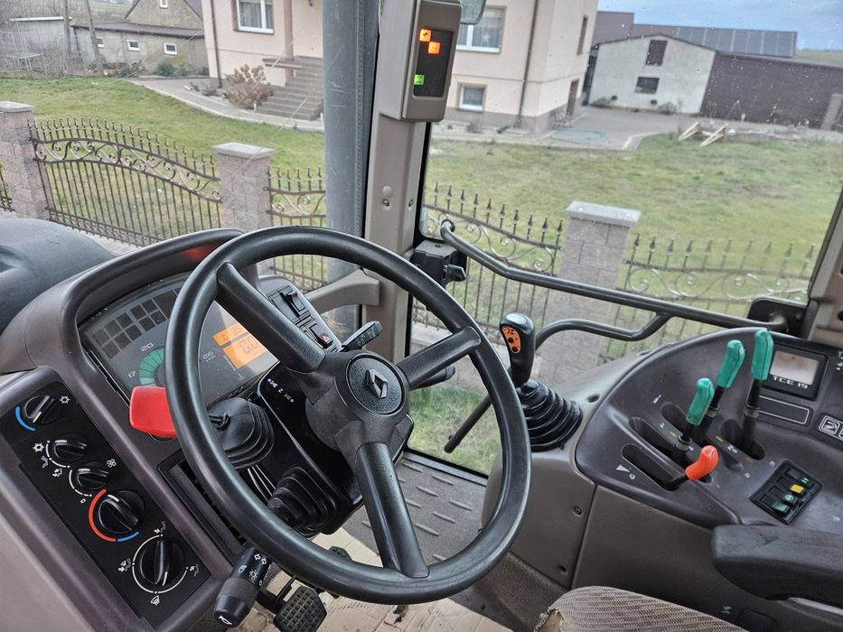 Ciągnik rolniczy  Renault 826, 836 claas