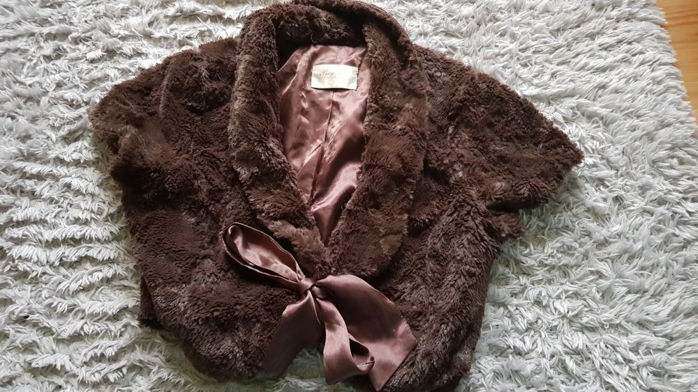 Futrzana narzutka Reserved rozmiar 38