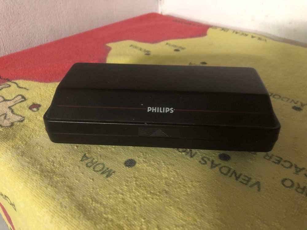 Radio leitor de cd e cassate aiwa e maquina de barbear philips