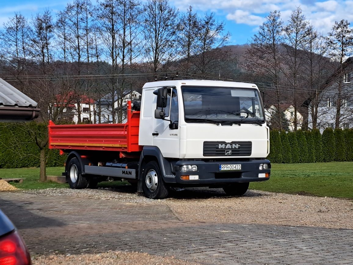 Brukarstwo. Usługi brukarskie; transportowe (max 7t); minikoparką.