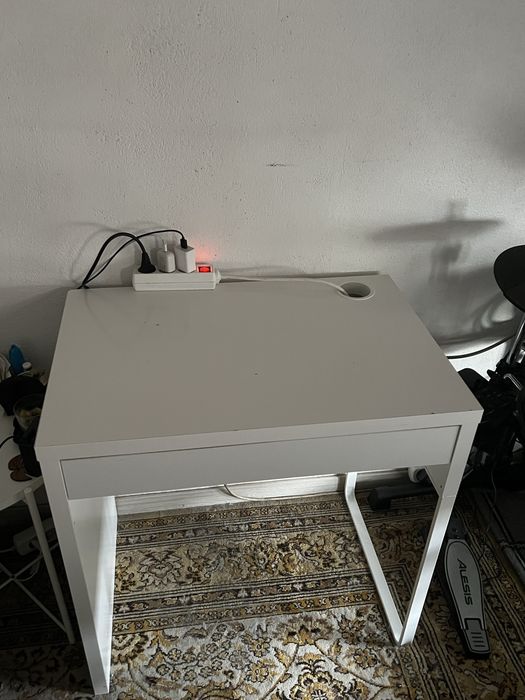 Secretária MICKE IKEA