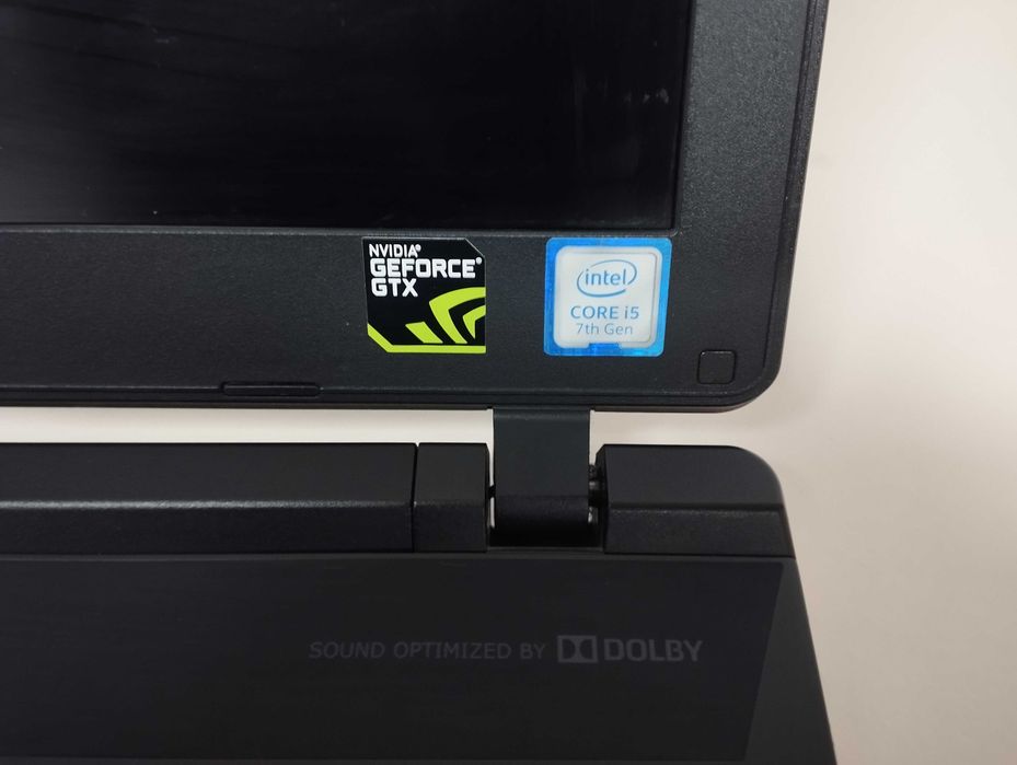 Ігровий ноутбук Medion Erazer P6681 4 gb