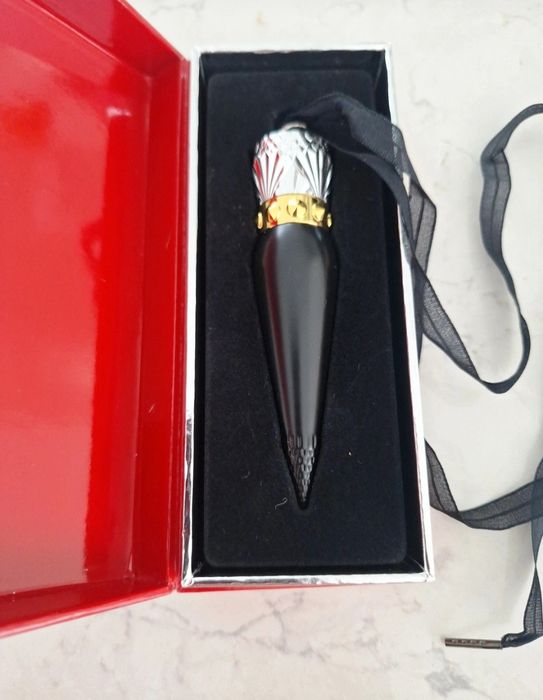 Batom vermelho mate Christian Louboutin