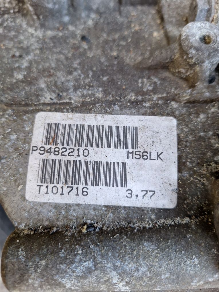 CZĘŚCI VOLVO V70/452-46/skrzynia drzwi zderzak lampa turbo półoś osłon
