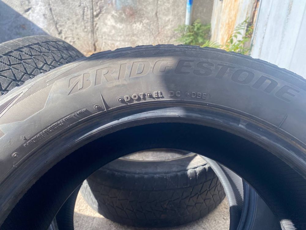 Резина зимова 235/60 R18