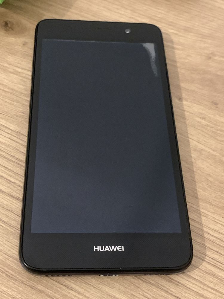 Huawei Y6 SCL-L21 z ładowarką