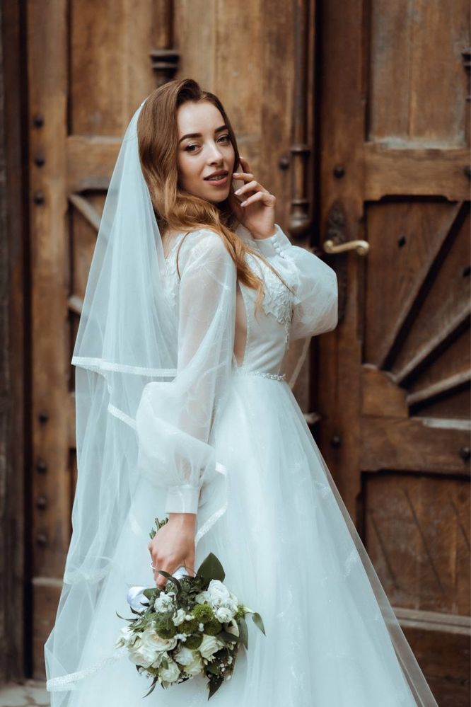 Весільна сукня