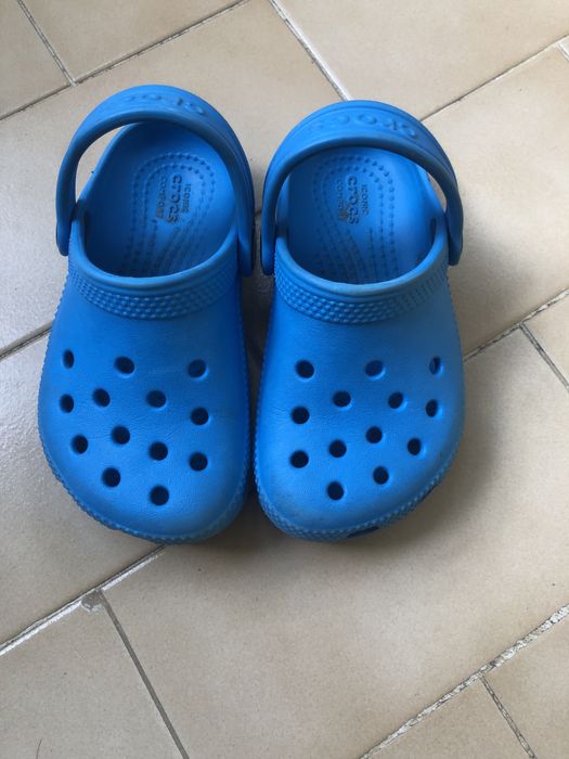Crocs azul n 8 em bom estado