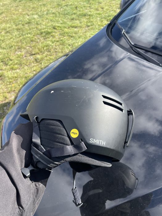 2 Шоломи  Giro/SMITH (лижні-бордичні)