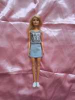 Lalka barbie mattel W butach i ubranie