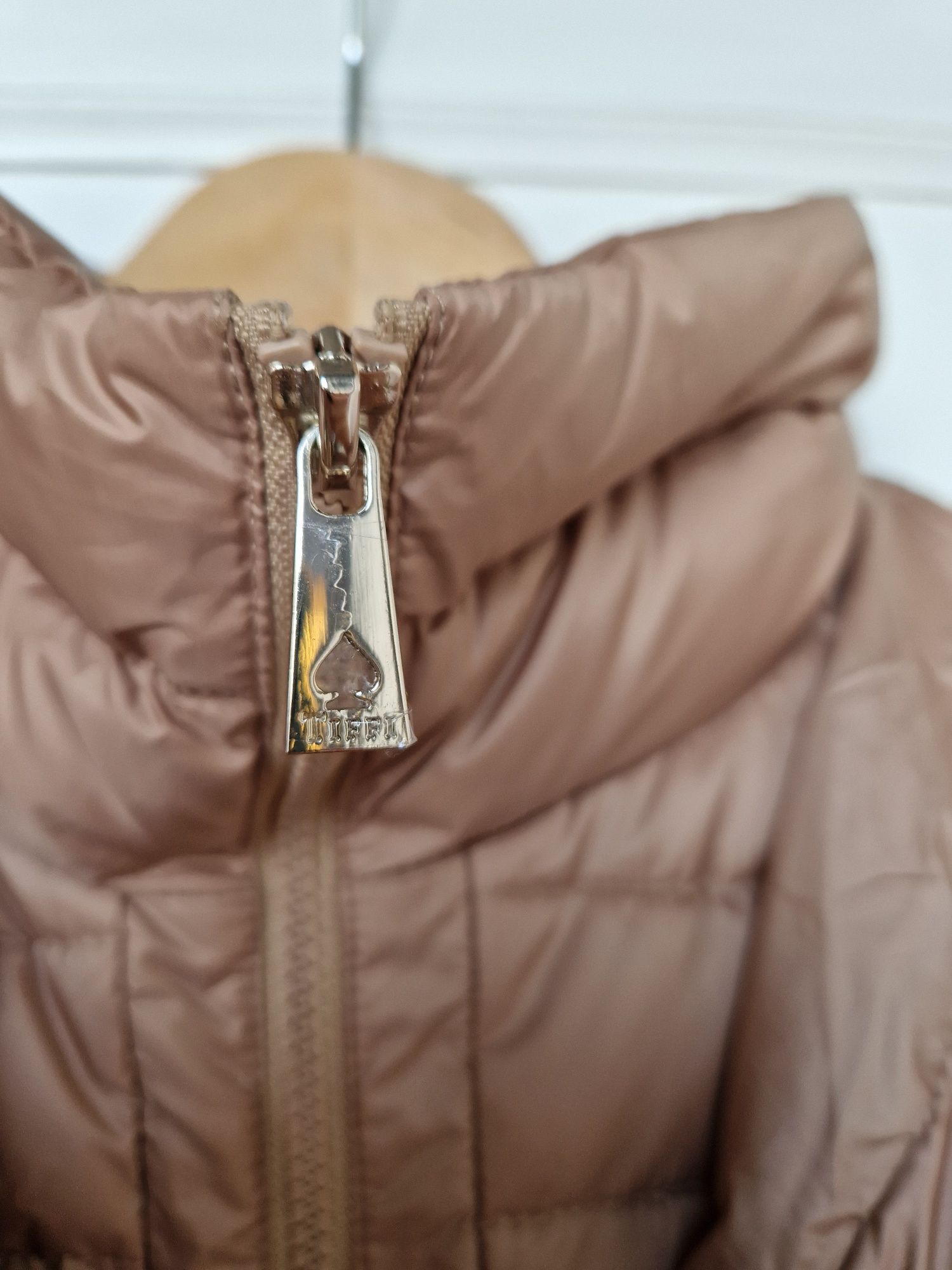 Brązowy/kamelowy długi płaszcz zimowy Tiffi Lancy