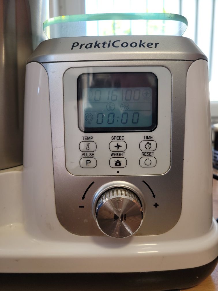 Robot kuchenny salute prakticooker