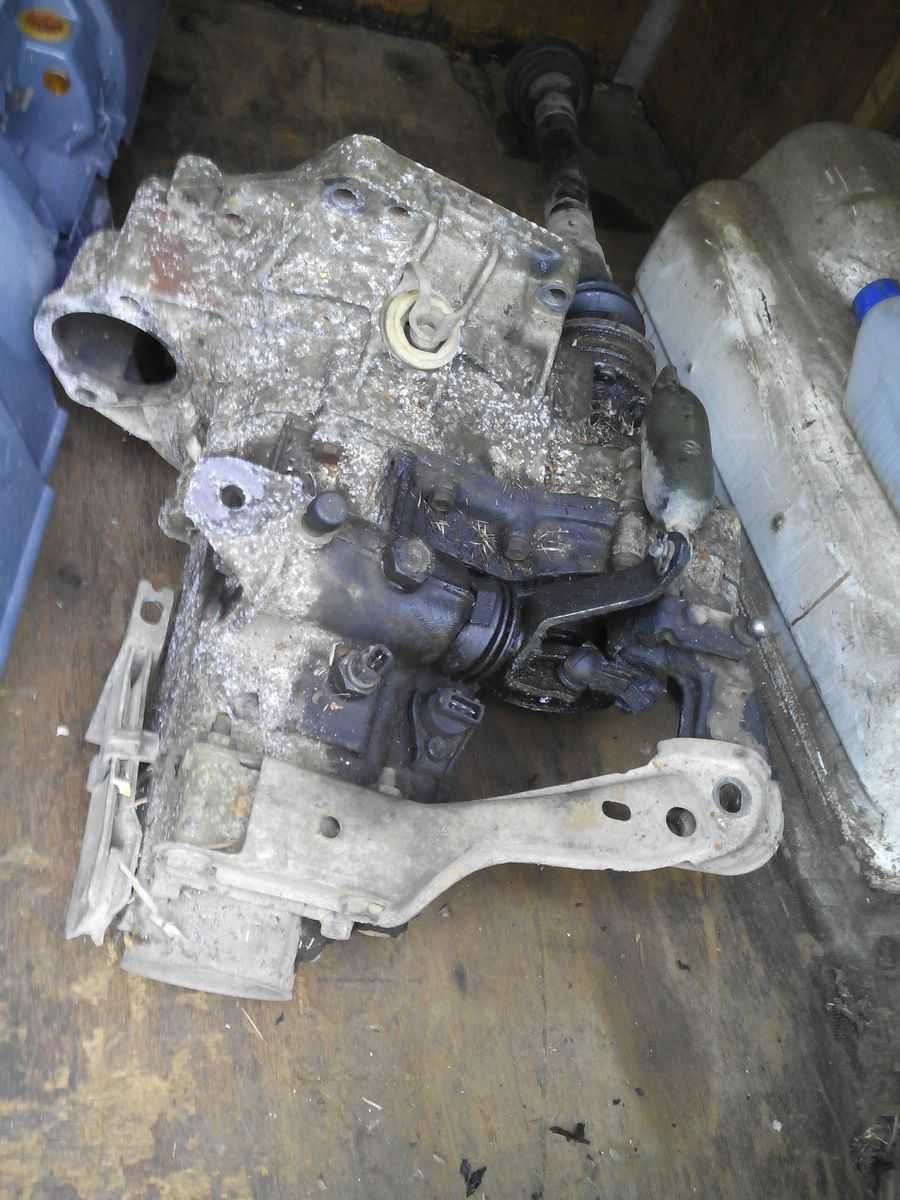 Peças - VW Caddy - 1.9 TDI (O que tenho está na descrição!)