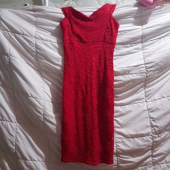 Шикарное, вечернее, красное платье.