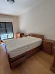 Mobília de quarto de casal em madeira de pinho