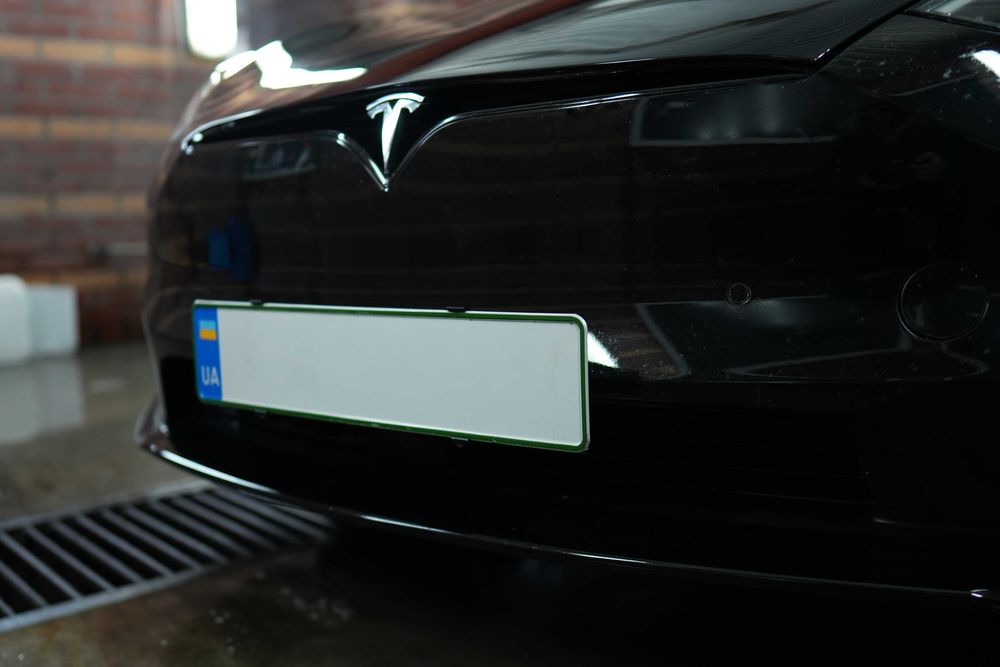 Крепление под номер знак Tesla Model S X Plaid (Номерная рамка)