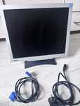 Monitor Benq z okablowaniem