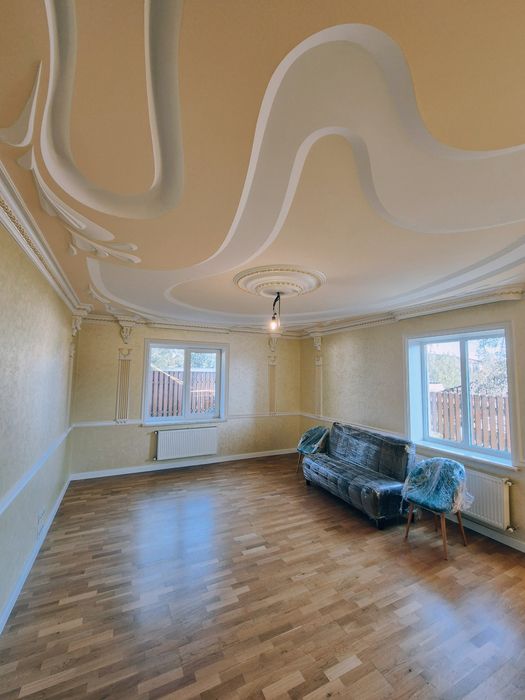 Новий окремий двоповерховий будинок з якісним ремонтом Центр р-н Подол