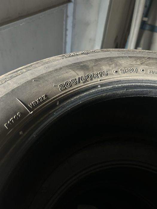 Bridgestone Blizzak 205/60/16 22го року