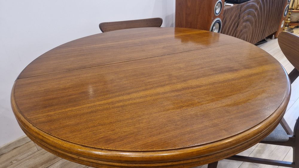 Drewniany stół - okrągły rozkładany piękny